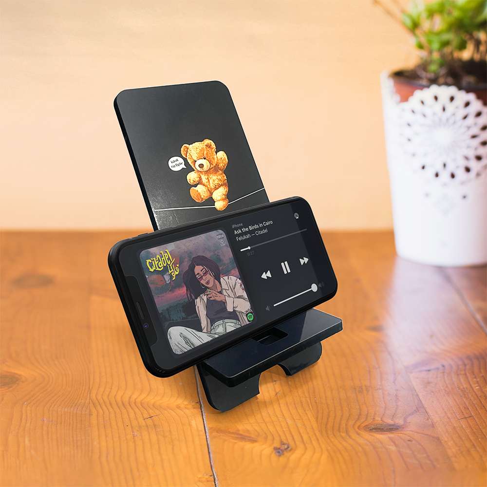 "Take Risk Inspirational Teddy Bear Wooden Phone Stand – Compact & Universal Smartphone Holder"